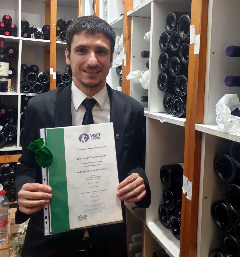 El sumiller José Moreno obtiene la cualificación Wine Set 3
